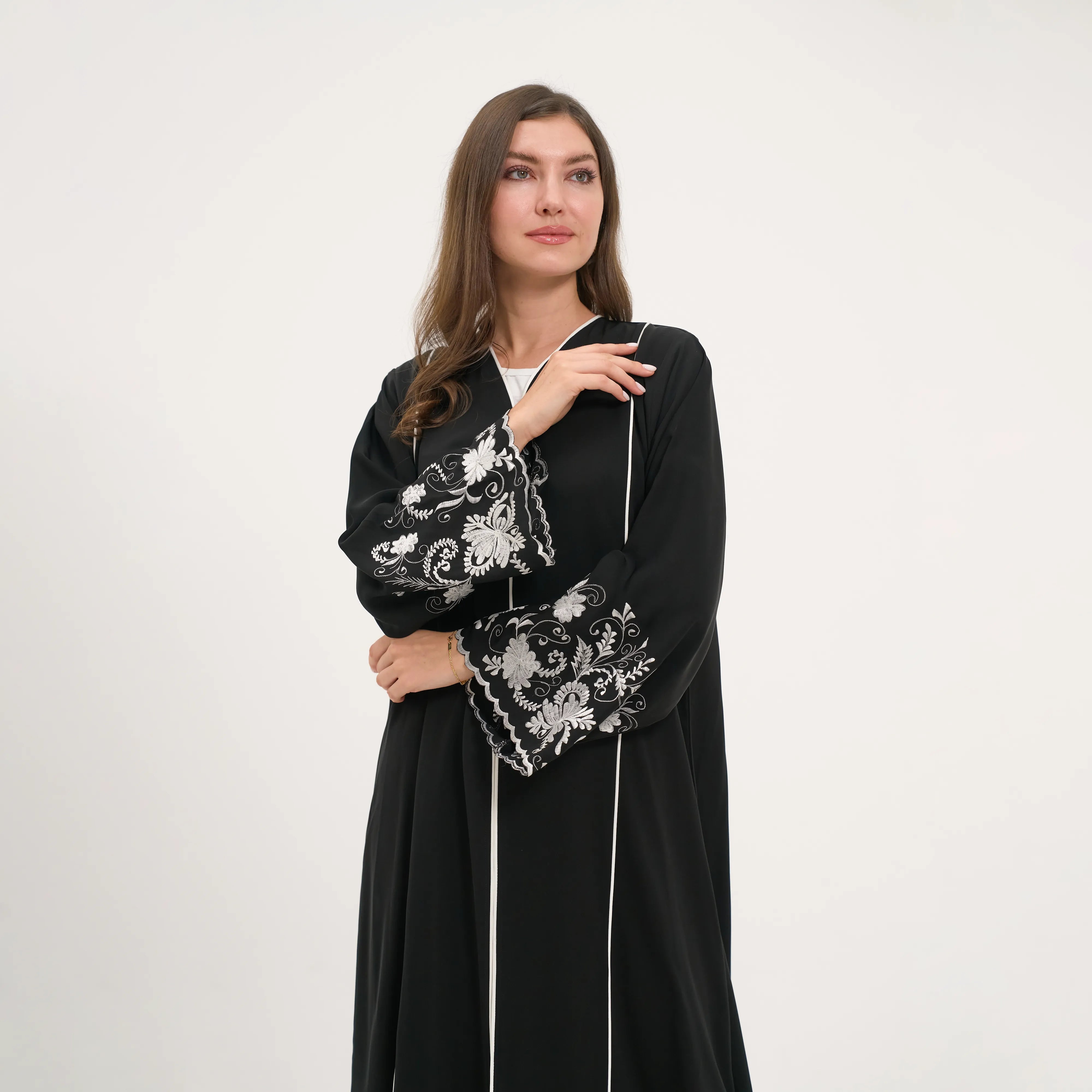 Zareen Abaya Lamis