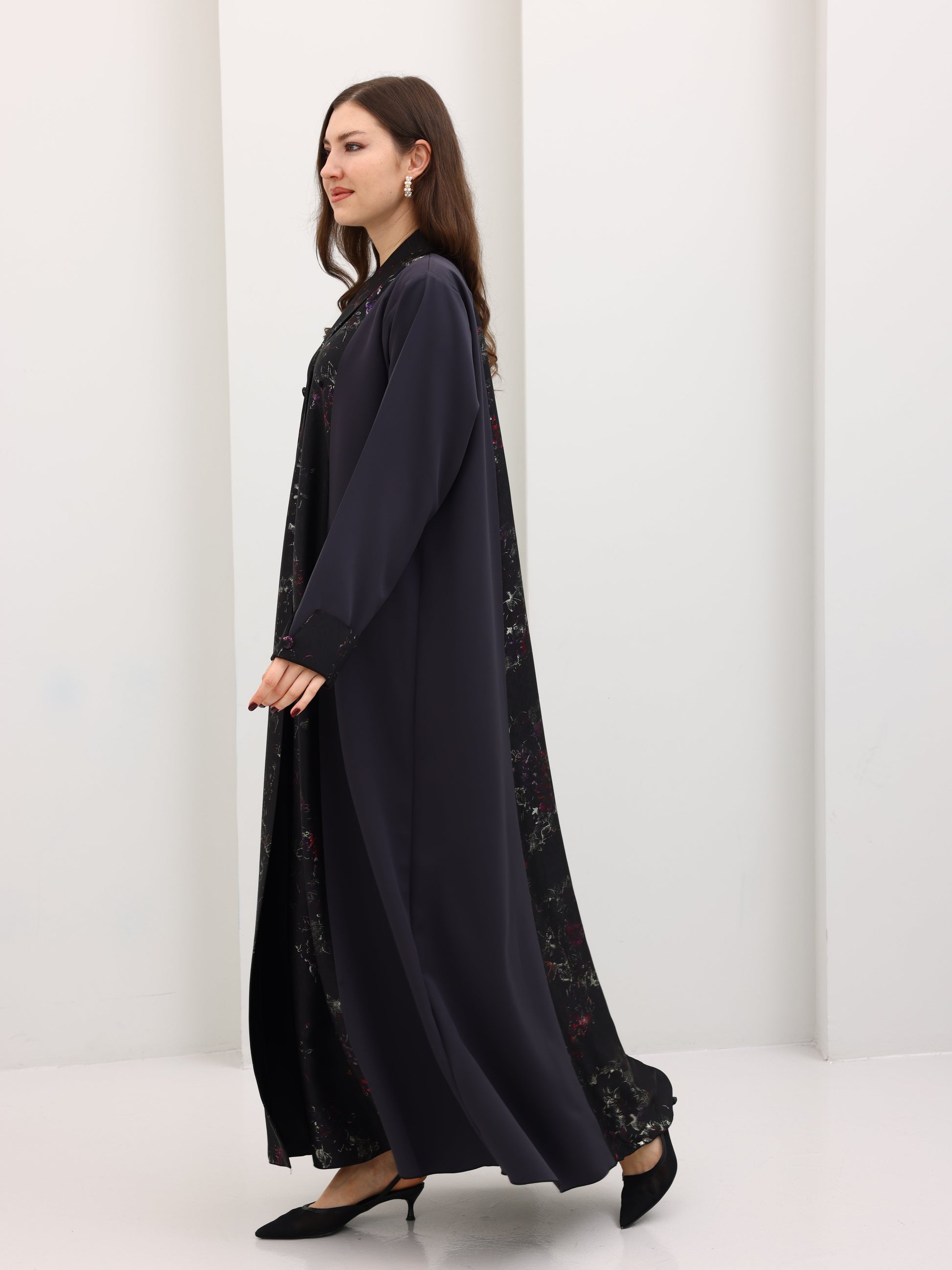 Riva Abaya Lamis