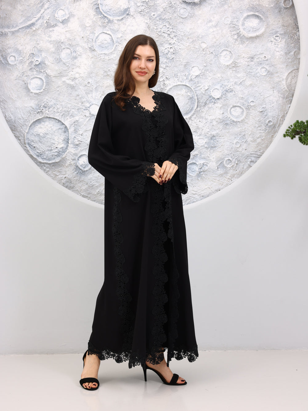 Ziva Abaya hover image
